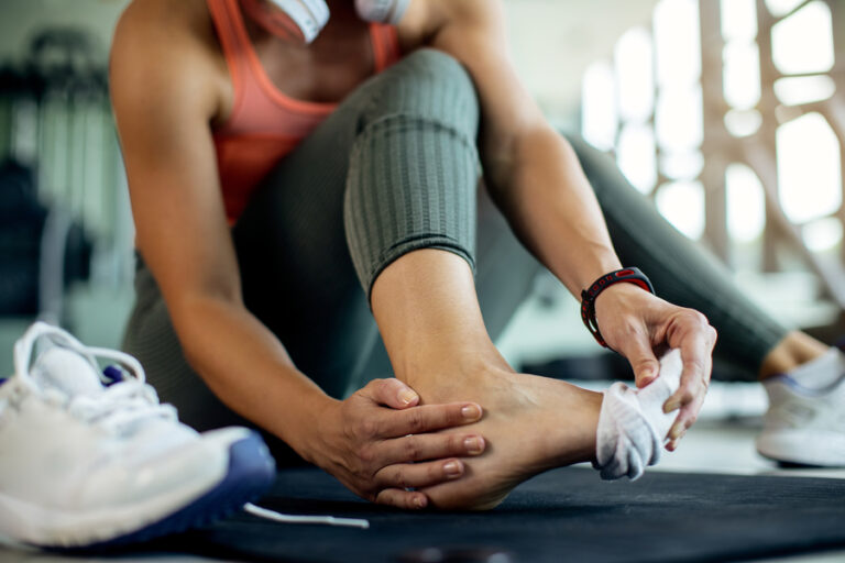 Prévenir le pied d’athlète : meilleures pratiques d’hygiène